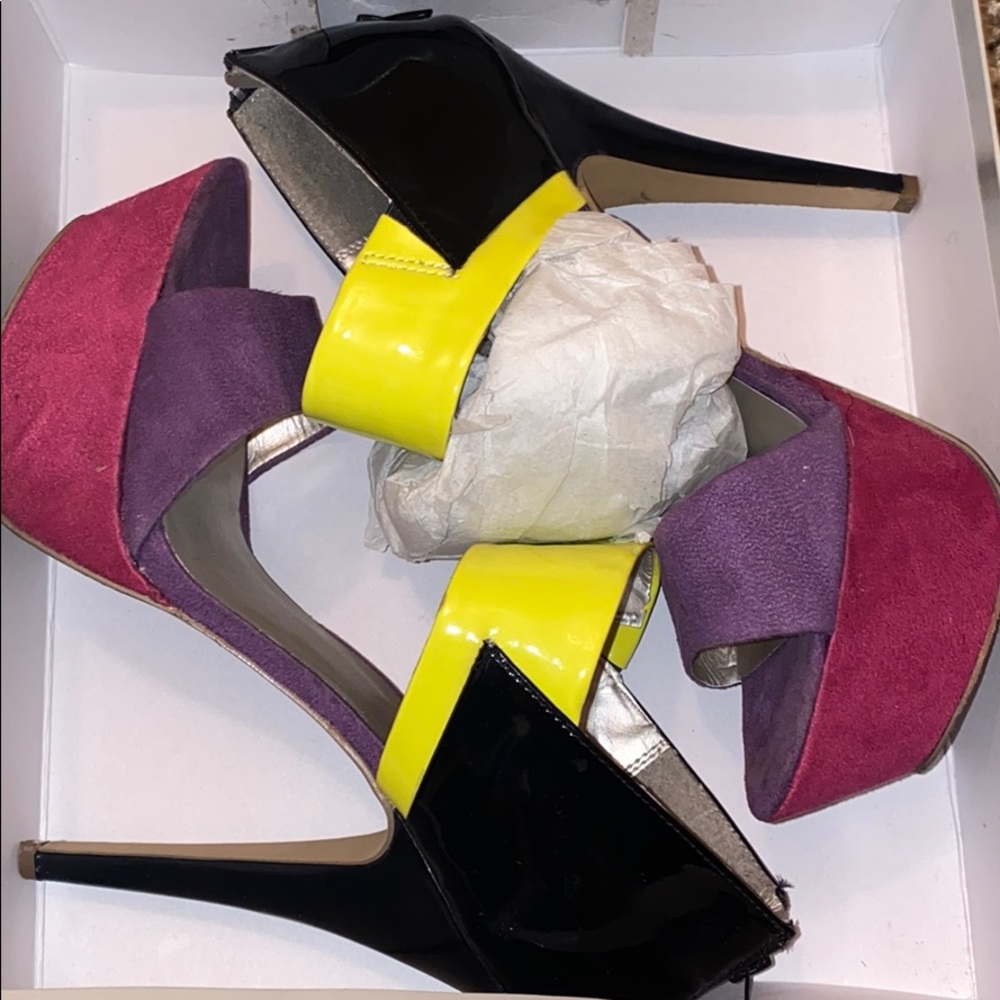 GENTLY USED DIBA EAST HEEL